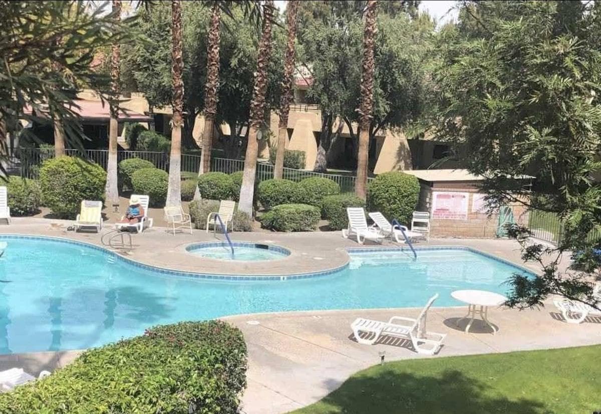 Palm Springs Oasis Getaway gallery 1