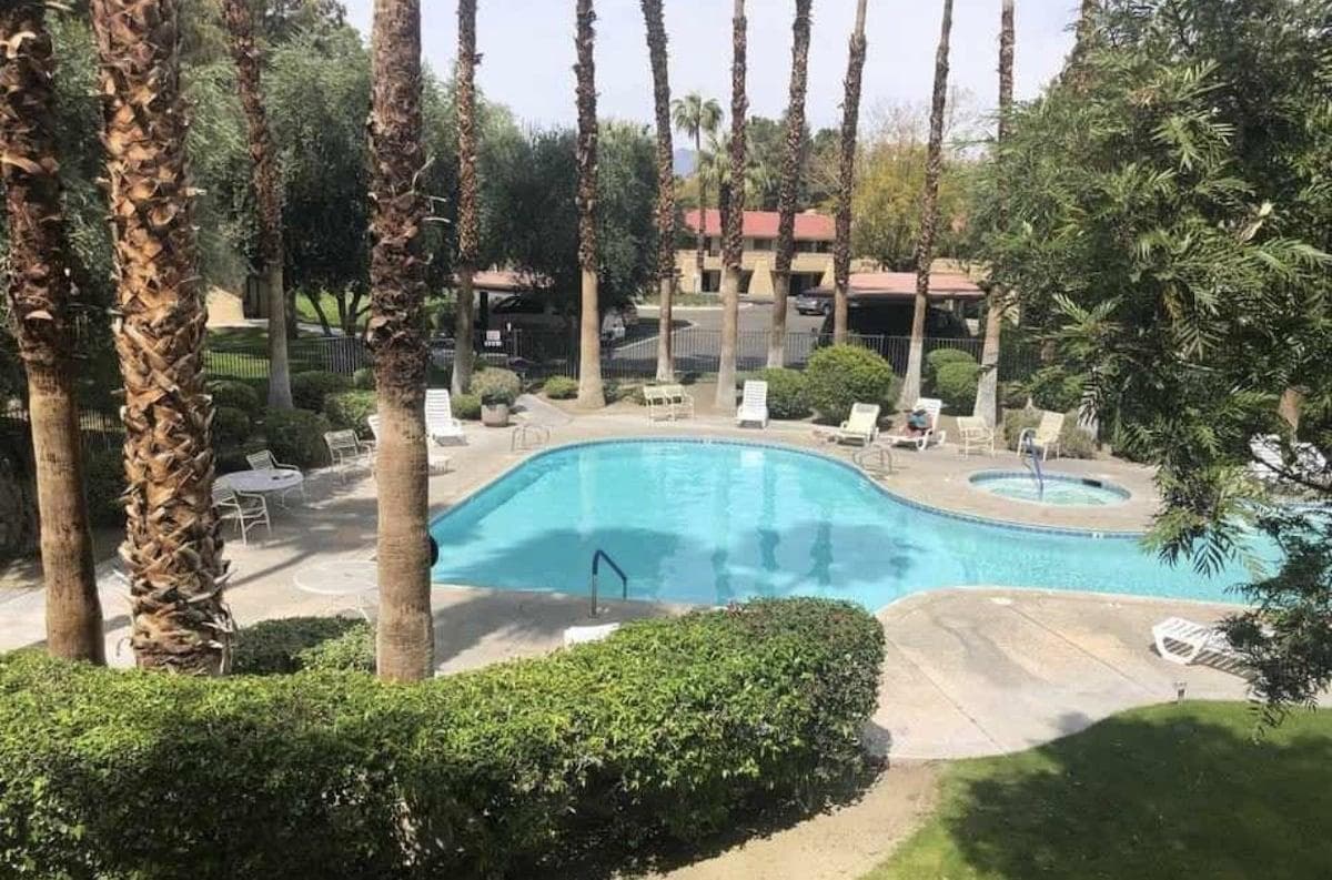Palm Springs Oasis Getaway gallery 2