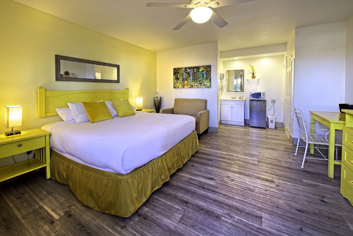 Inn at Palm Springs gallery 2