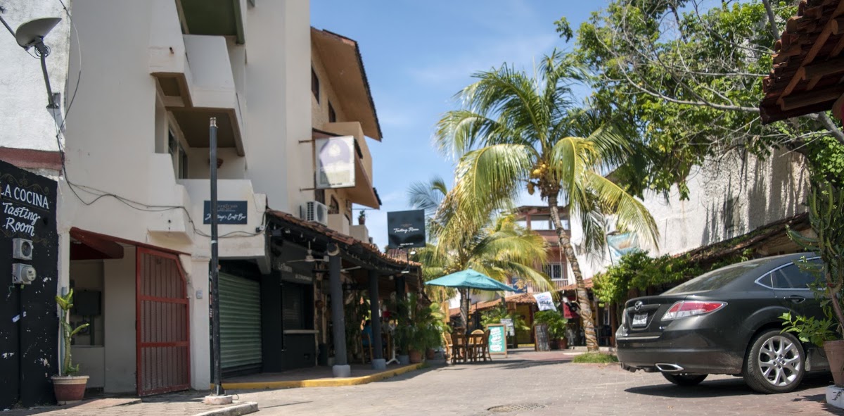 Isabel Suites Zihuatanejo gallery 1