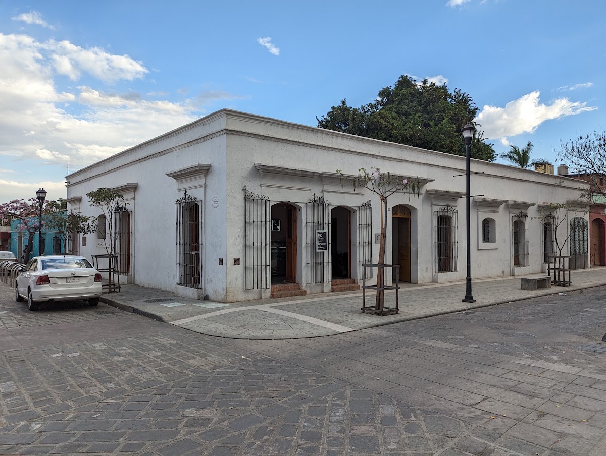 LA CLÍNICA gallery 2