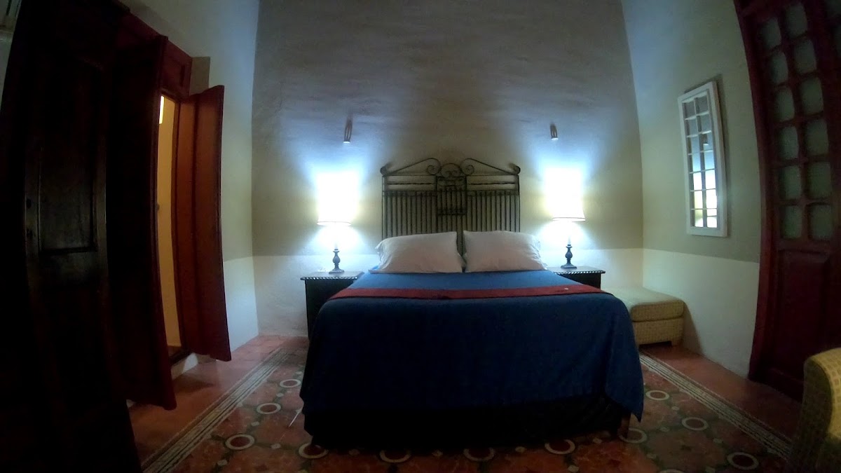 Las Escaleras gallery 2