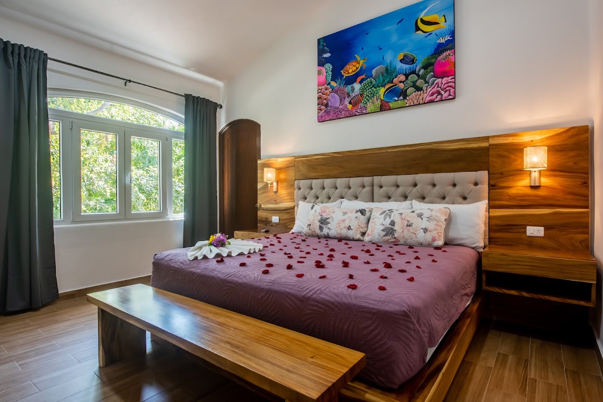 Luxurious 4 to 5-Bedroom Villa with Private Pool, Playacar, Playa del Carmen gallery 5