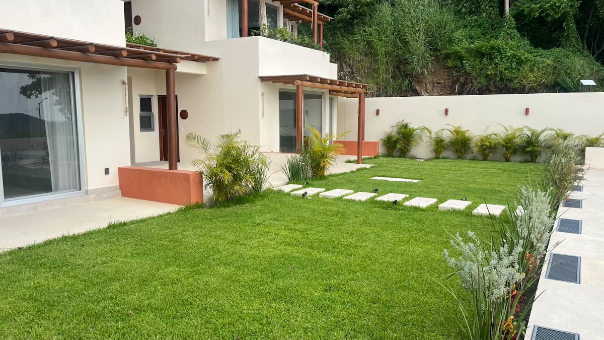 Mabay Zihuatanejo gallery 1