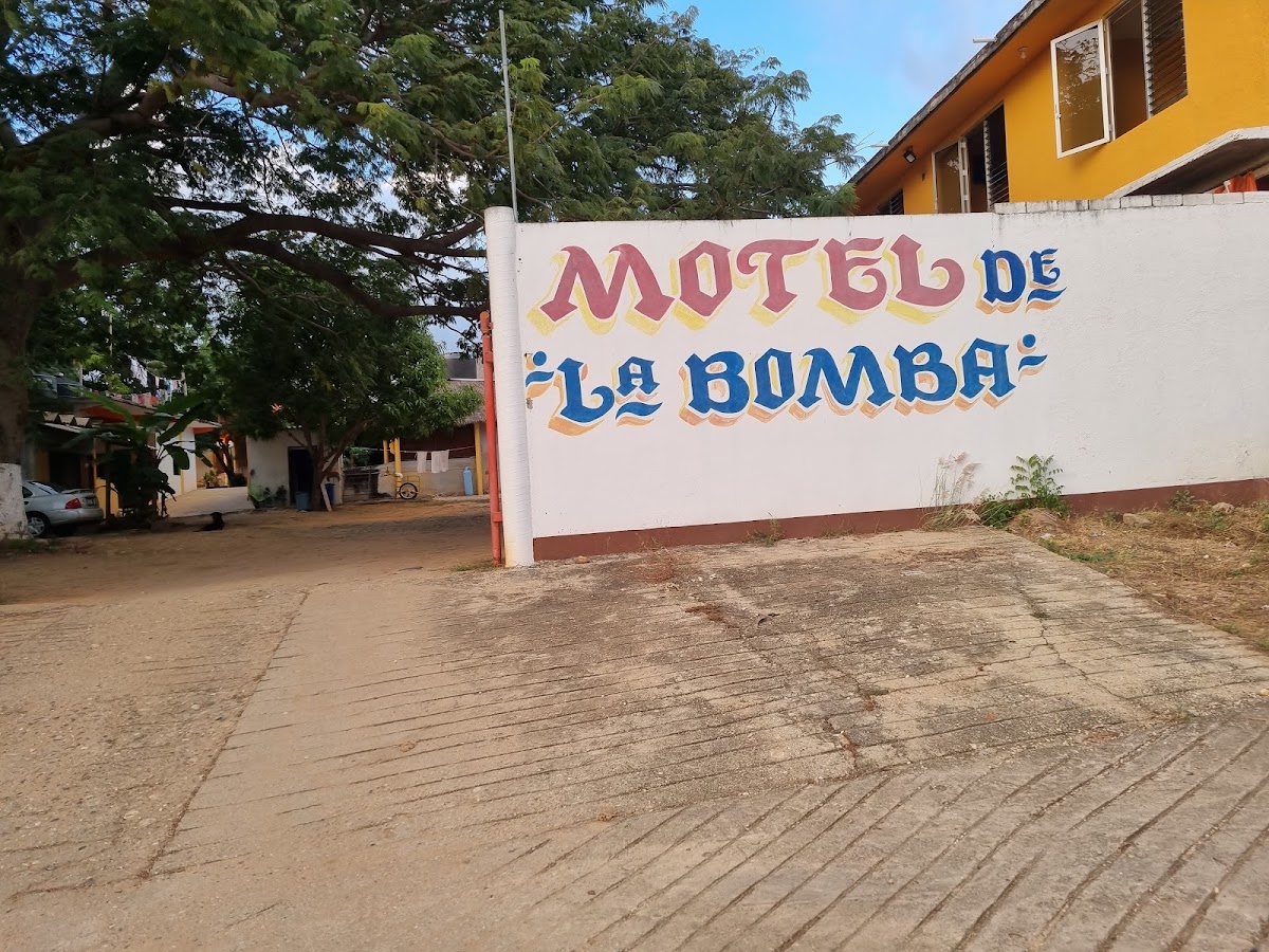 Motel De La Bomba gallery 5