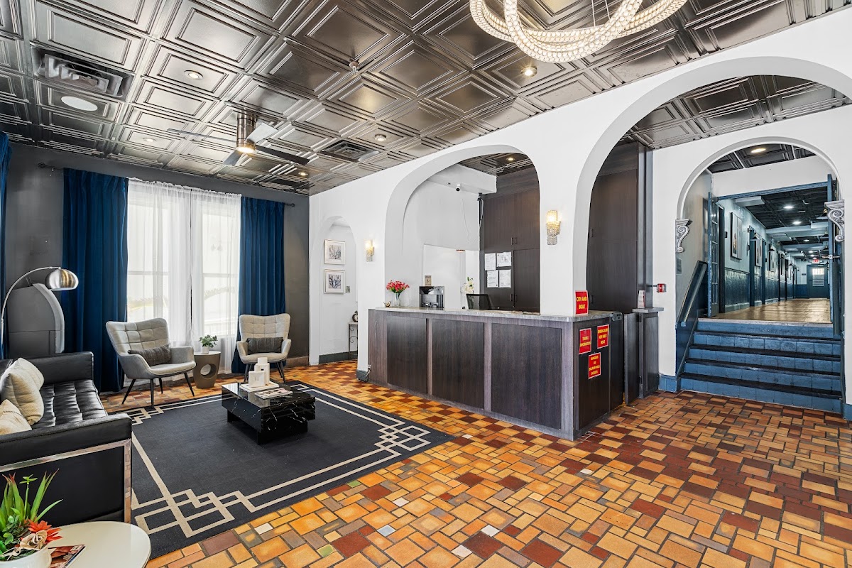 Nine20 Collins Apartments By Lowkl gallery 4