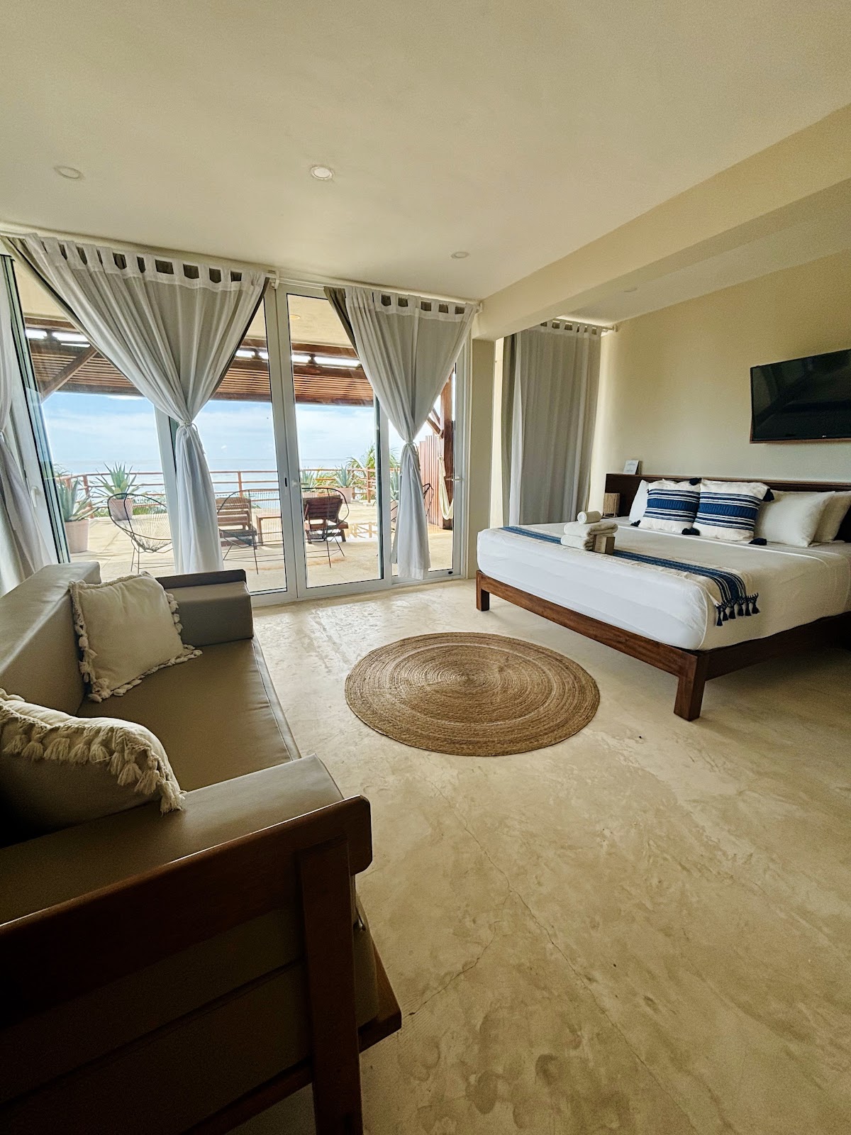 Noah Beach Hotel & Suites gallery 9