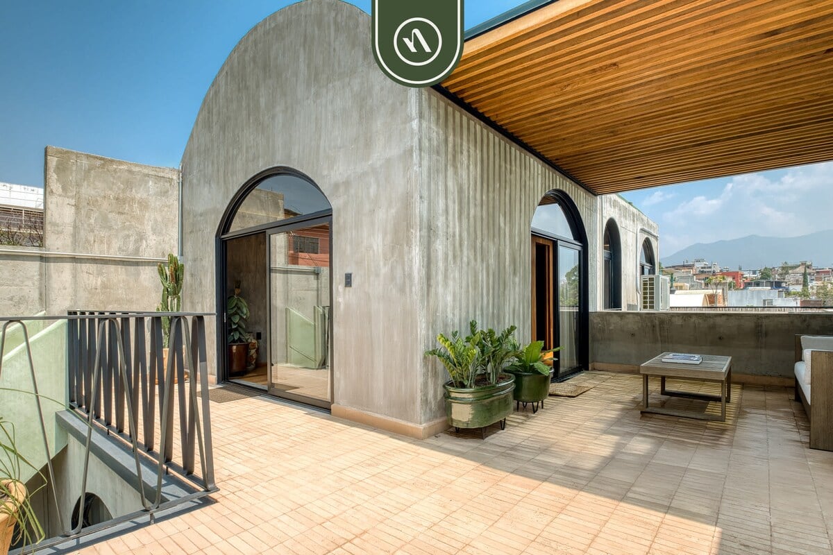 Luxury 3 BR House in Downtown - AC - Peaceful gallery 9