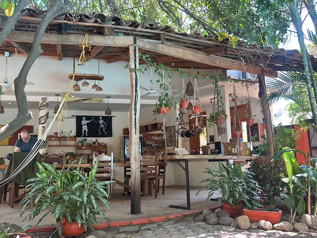 Osa Mariposa gallery 1