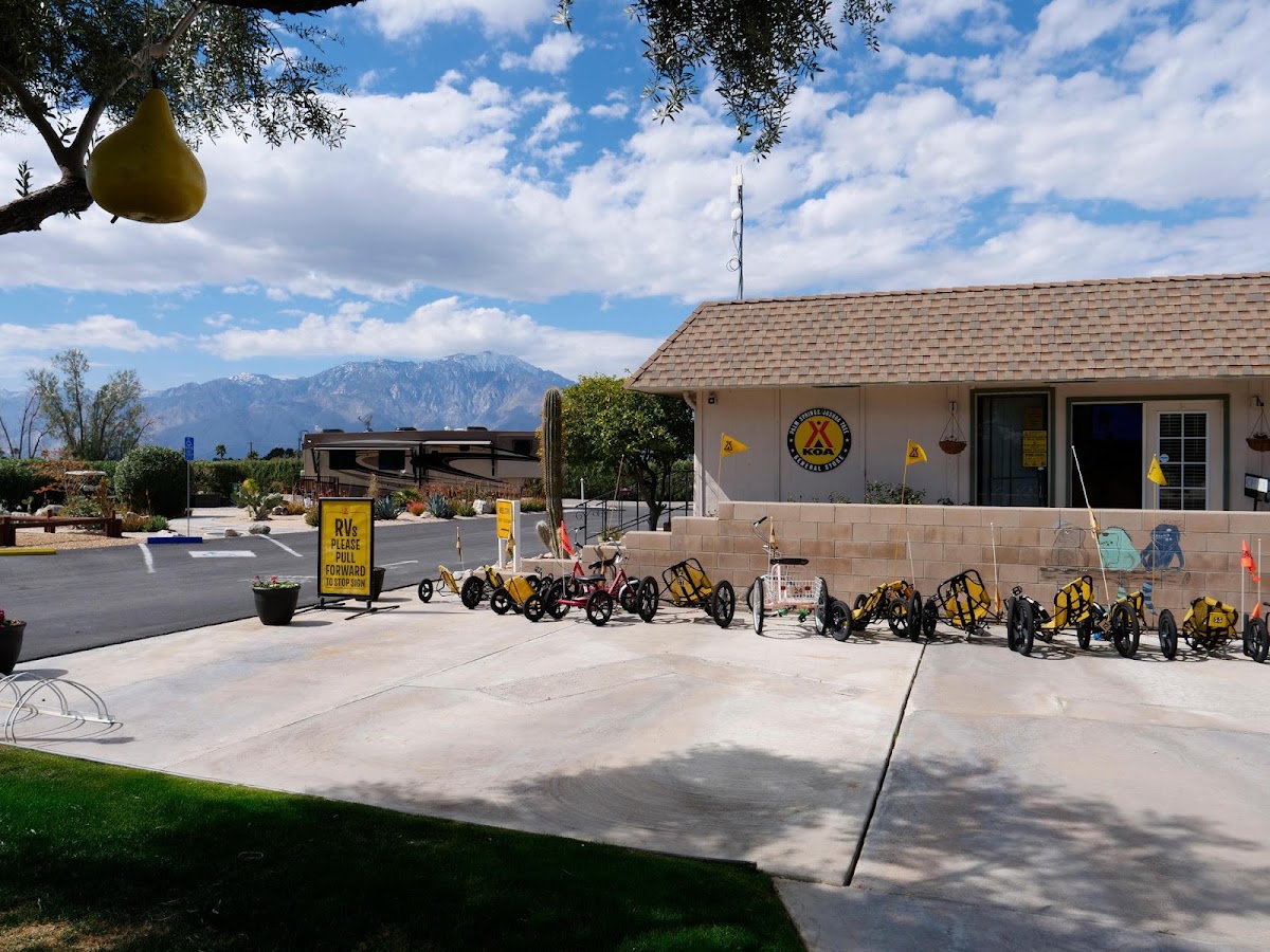 Palm Springs / Joshua Tree KOA Holiday gallery 9