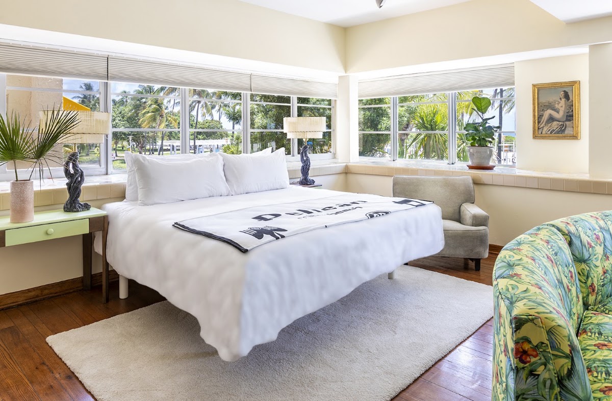 Pelican Hotel Miami Beach gallery 2