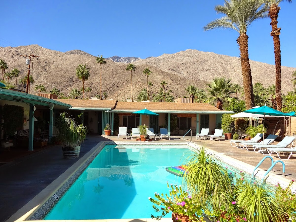 Queen of Hearts Resort gallery 2