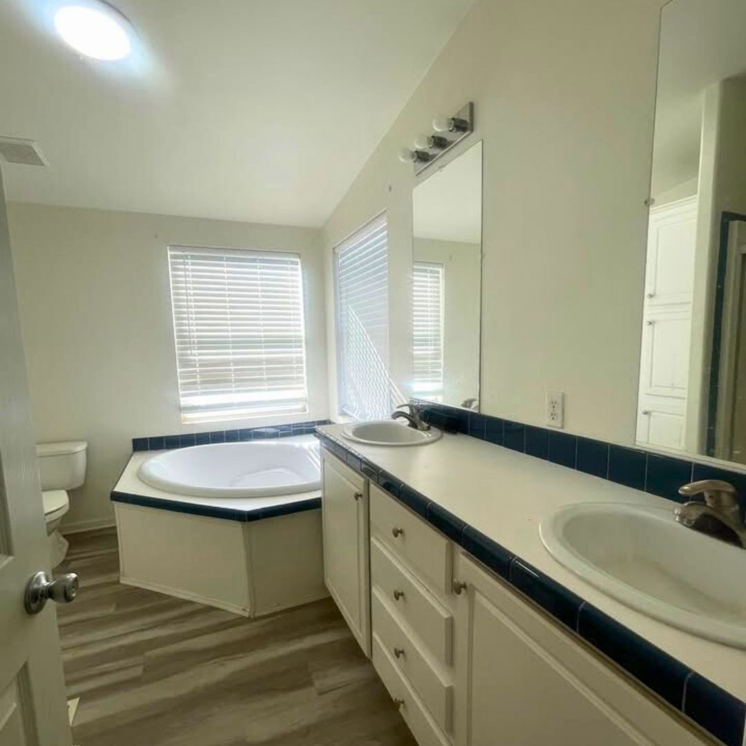 Santiago Sun Canyon Estates gallery 3