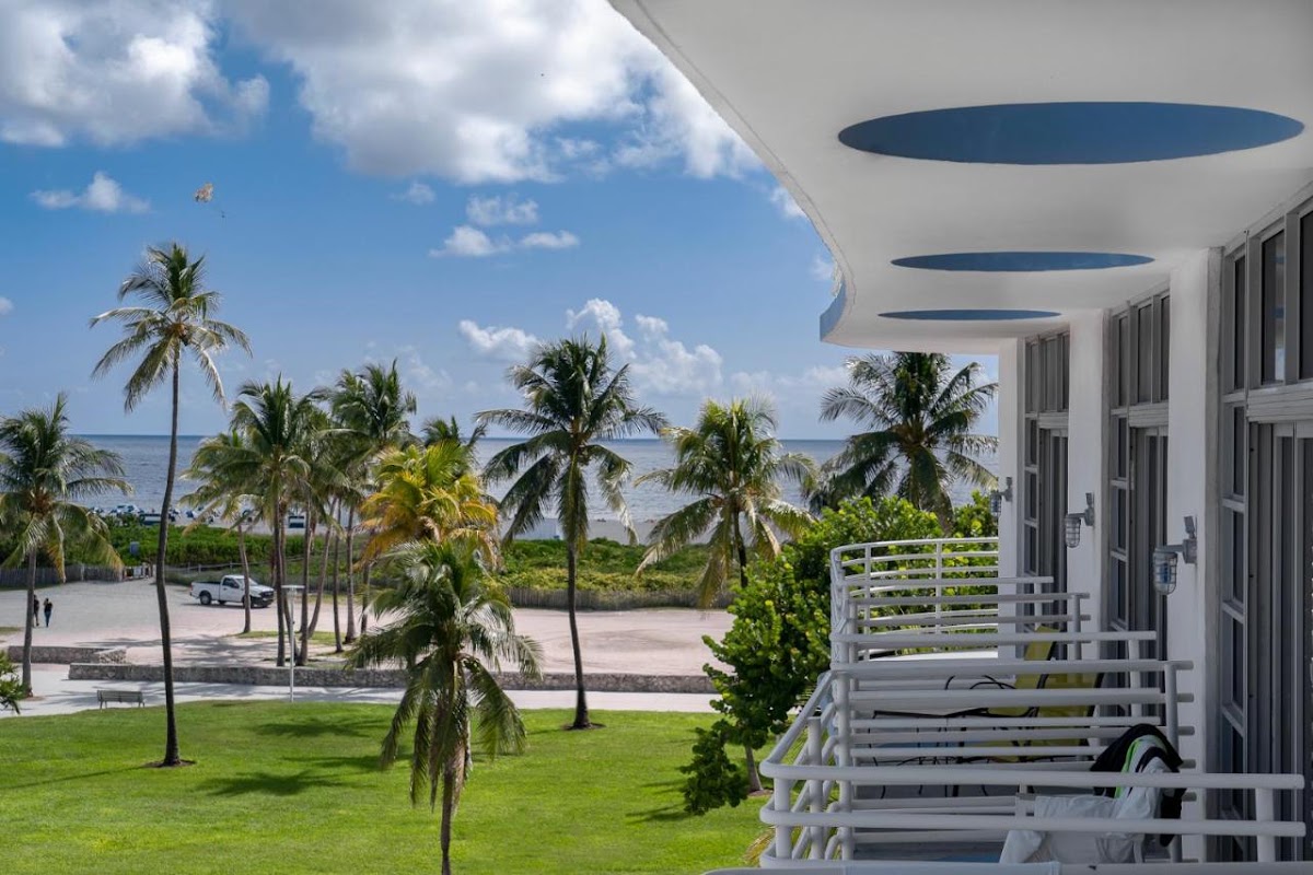 Strand Ocean Drive Suites gallery 1