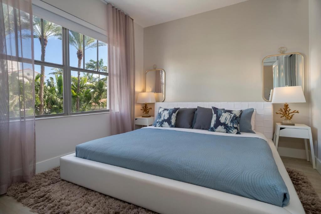 Strand Ocean Drive Suites gallery 2