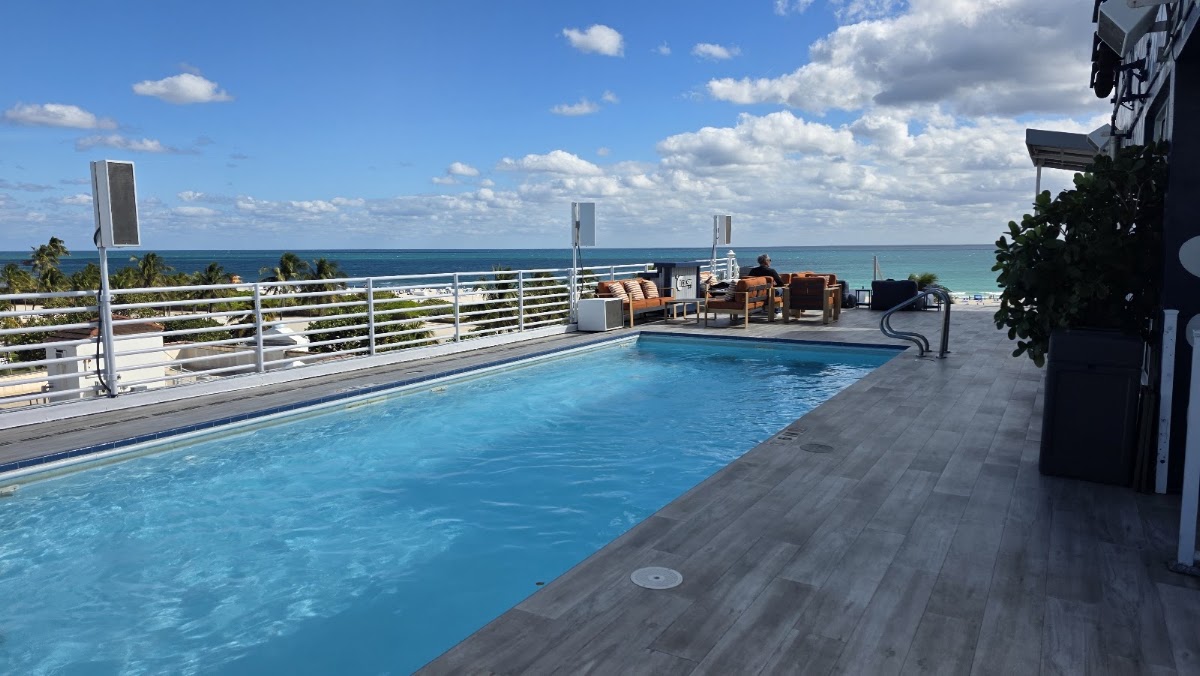 Strand Ocean Drive Suites gallery 3