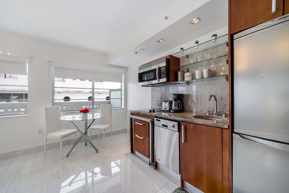 Strand Ocean Drive Suites gallery 6