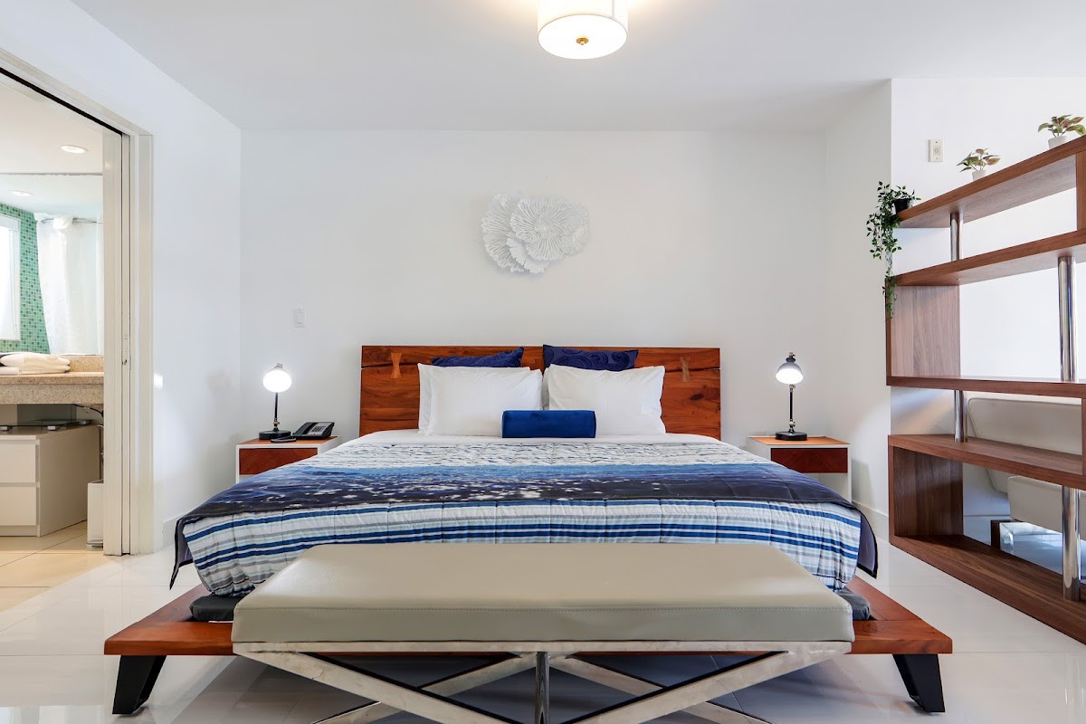 Strand Ocean Drive Suites gallery 9