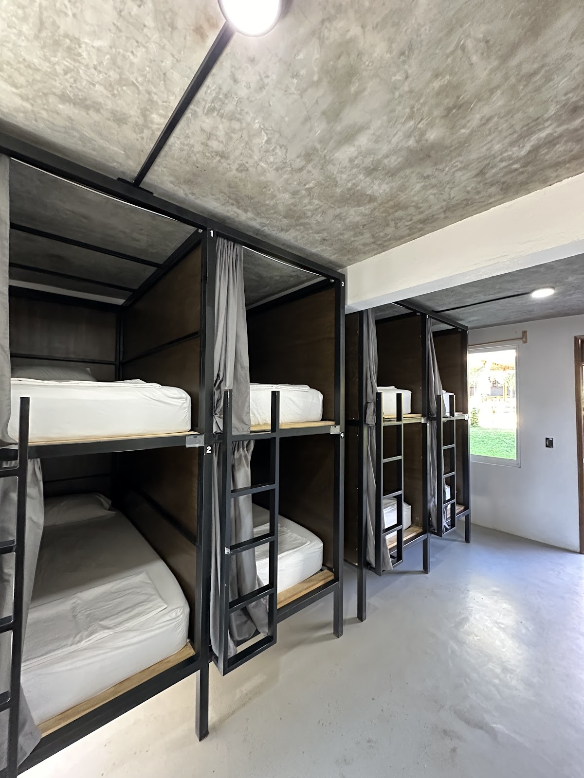 Straw Hat Surf Hostel & Bar gallery 2