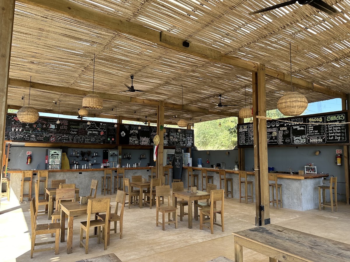 Straw Hat Surf Hostel & Bar gallery 4