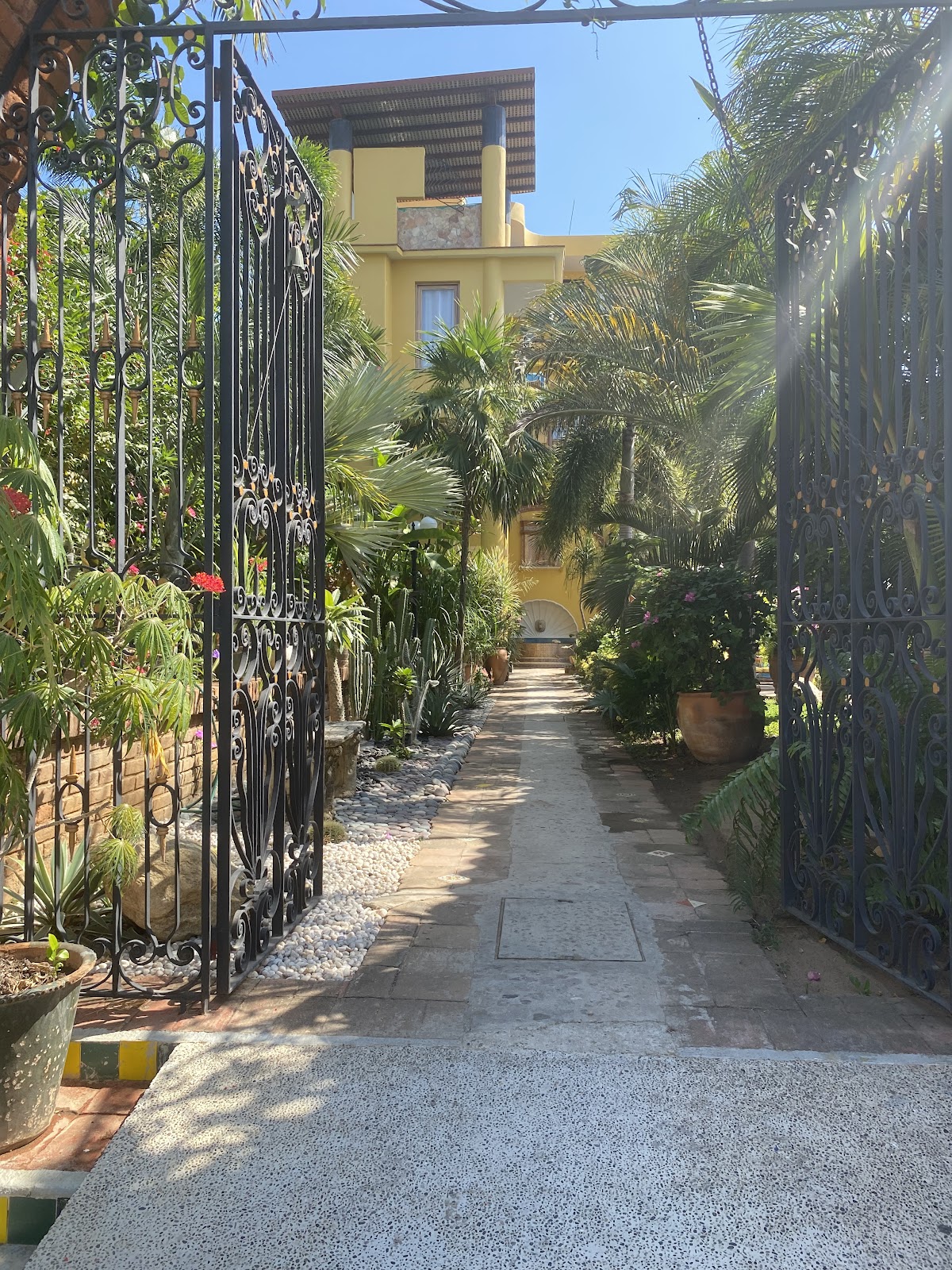 Suites La Hacienda gallery 1