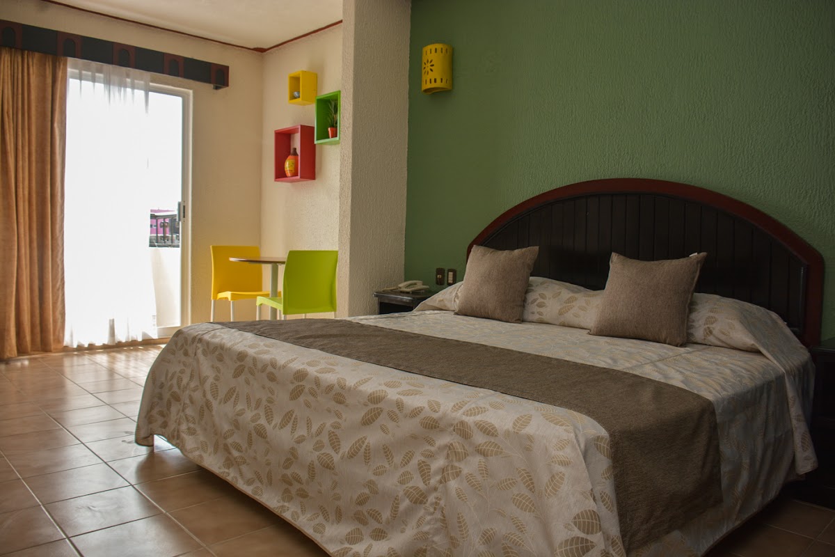 Suites Los Arcos gallery 2