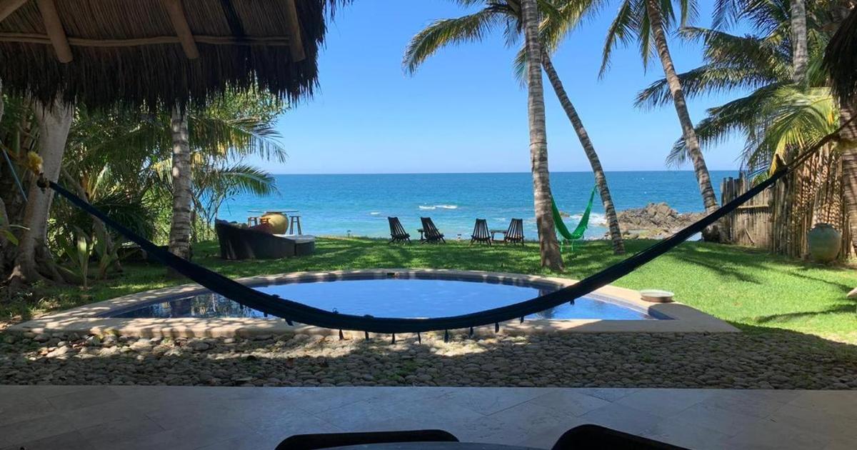 Casa Mar Beachfront Jungle Villa in Palapa Ganesh gallery 1