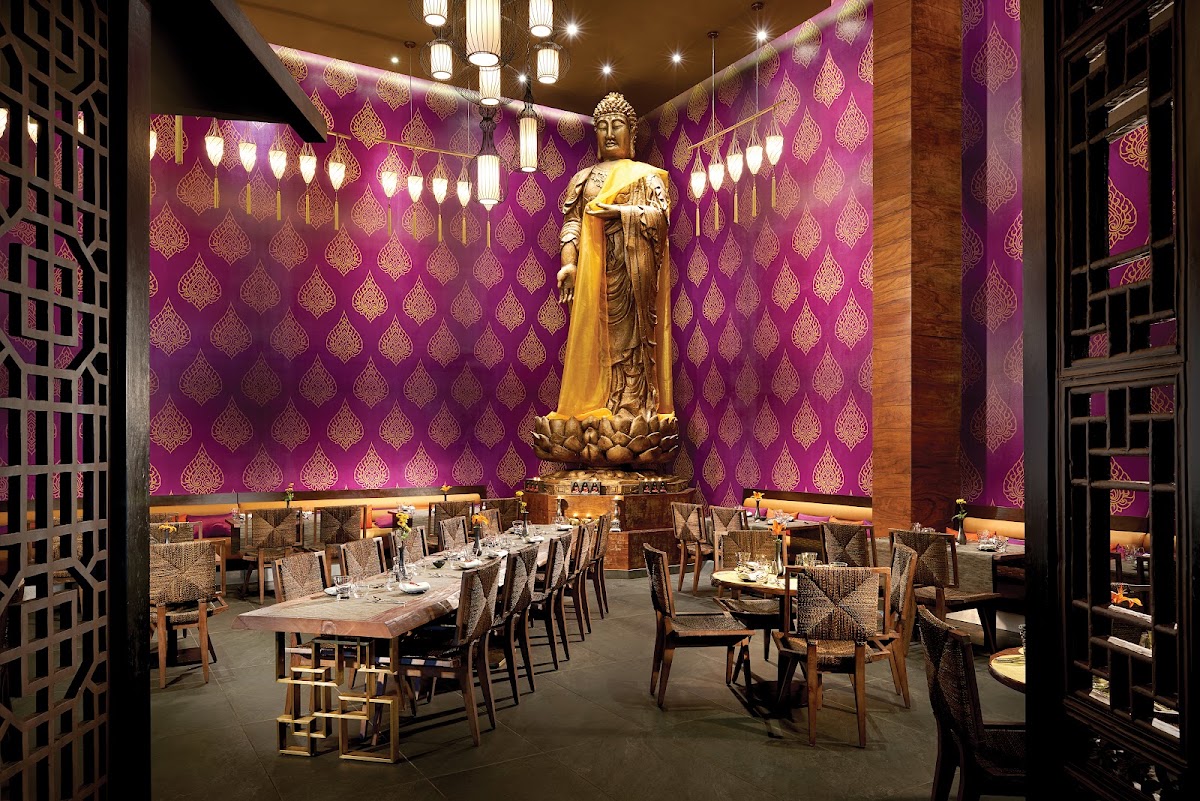 The Fives Beach Hotel & Residences gallery 5