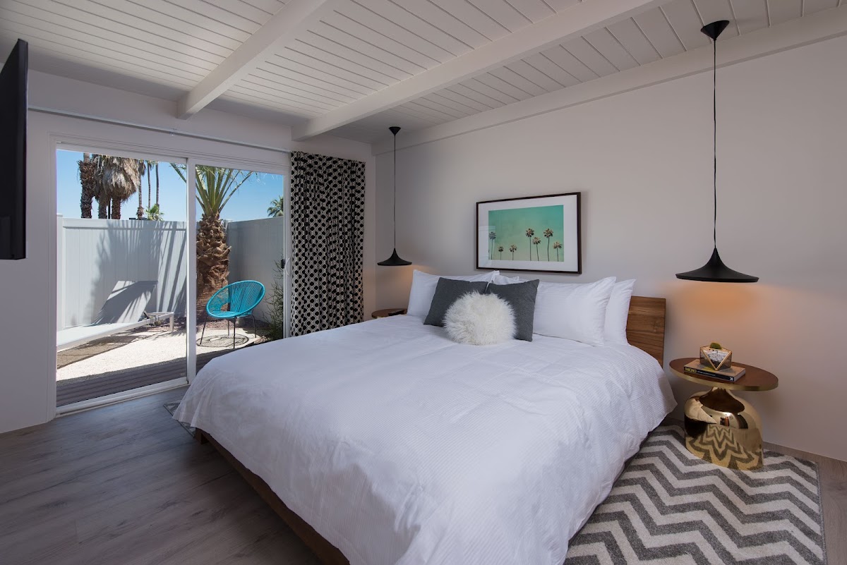The Weekend Palm Springs gallery 2