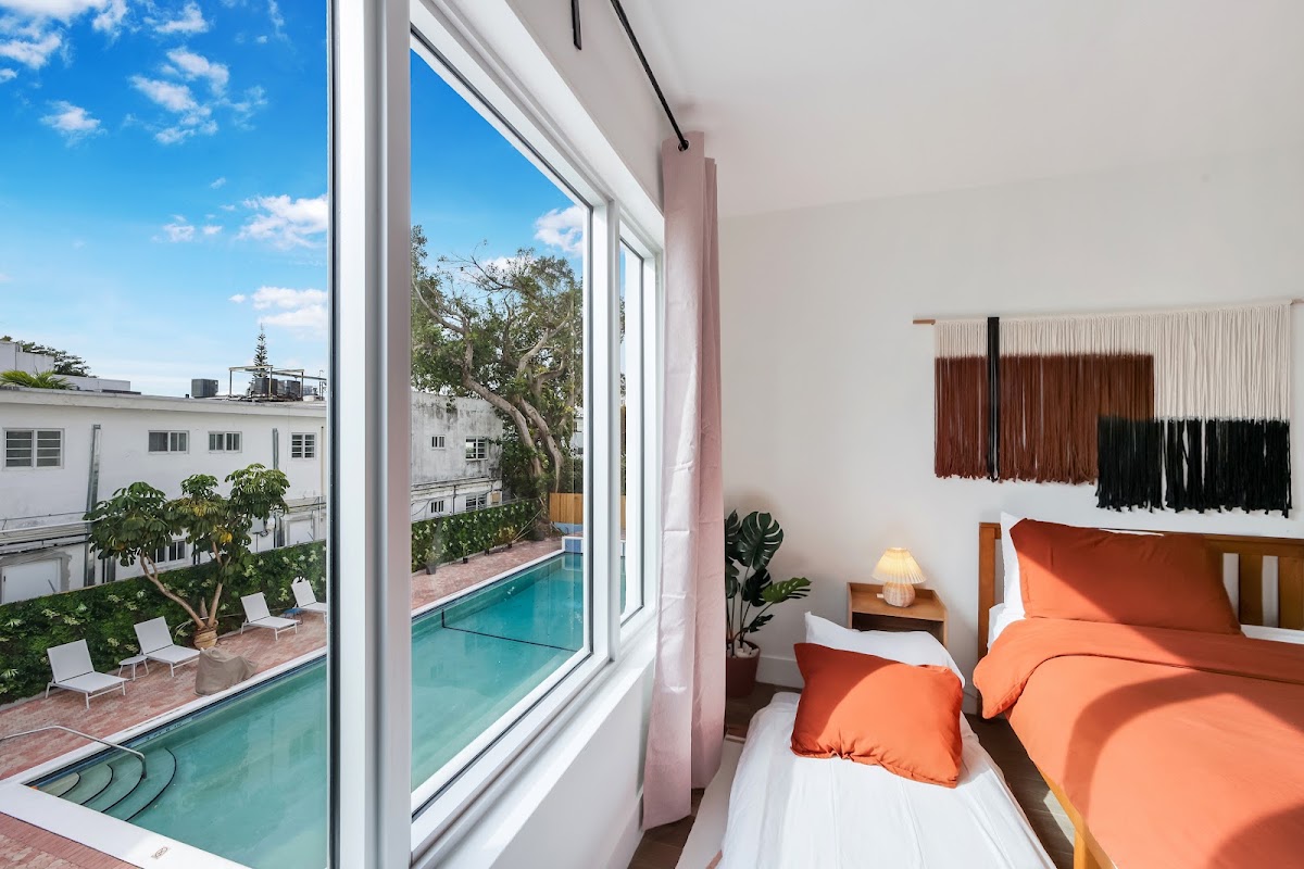 Tropics Hotel gallery 3